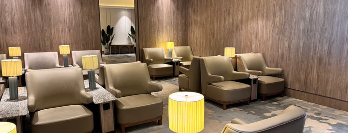 Plaza Premium Lounge is one of Macau 2016.