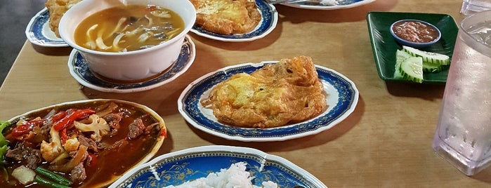 Restoran Husin Tom Yam is one of Posti che sono piaciuti a ꌅꁲꉣꂑꌚꁴꁲ꒒.