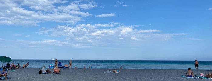 The Atlantic Ocean is one of Florida.