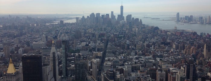 엠파이어 스테이트 빌딩 is one of New York.