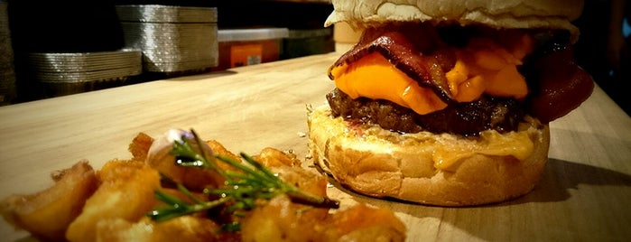 The Pitchers Burger and Baseball is one of Cledson #timbetalab SDV: сохраненные места.