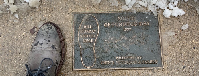 Bill Murray Stepped Here -- The Puddle From "Groundhog Day" is one of Stacy 님이 저장한 장소.