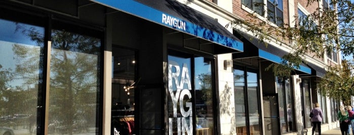 RAYGUN is one of สถานที่ที่ Jaime ถูกใจ.