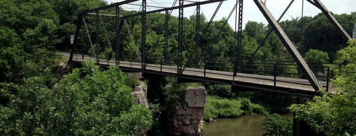 Palisades State Park is one of Sioux Falls.