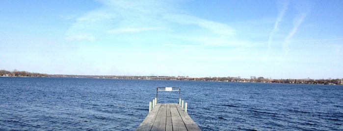 East Okoboji Lake is one of A'nın Beğendiği Mekanlar.