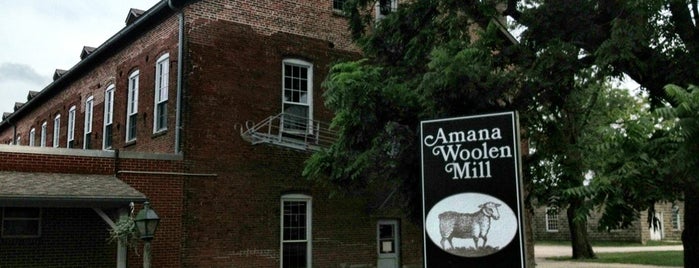 Amana Woolen Mill Salesroom is one of Orte, die Marni gefallen.