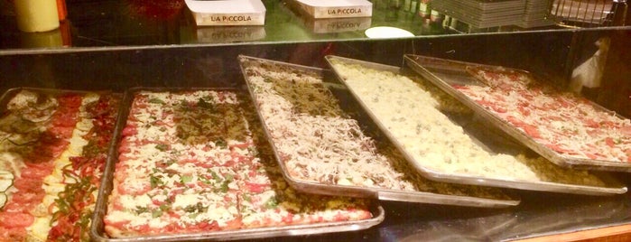 La Piccola trattoria e pizzeria is one of Cena bocagrande.