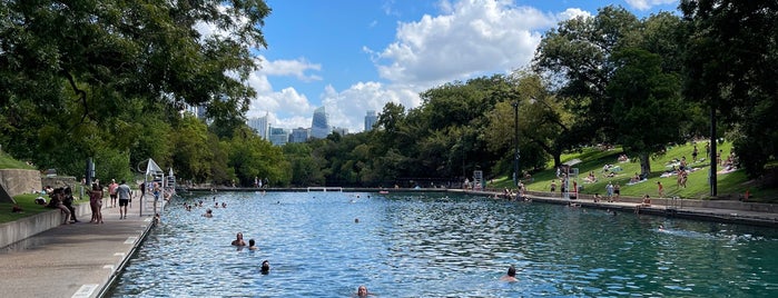 Barton Springs Pool is one of Texas 🇨🇱.