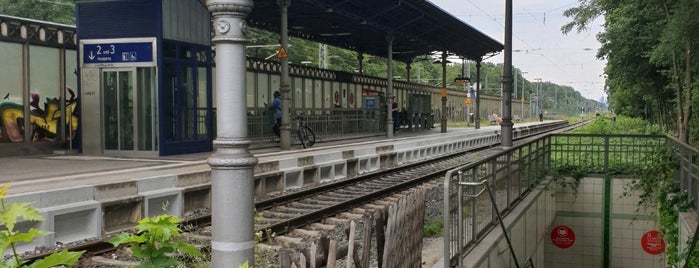 Bahnhof Dreieich-Buchschlag is one of Bahnhöfe BM Darmstadt.