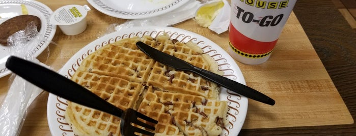 Waffle House is one of Chester 님이 좋아한 장소.