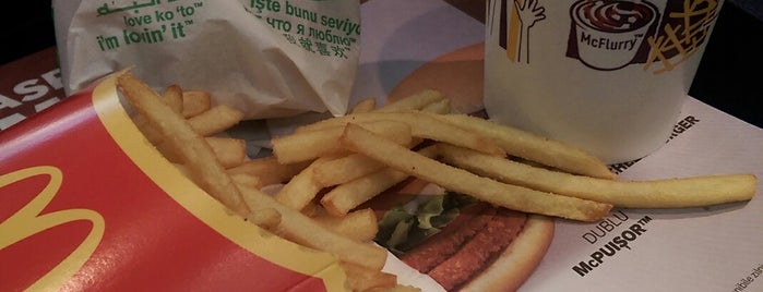 McDonald's is one of Romaniaaa 💙💛❤.