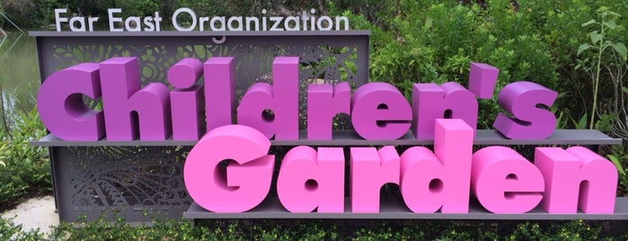 Far East Organization Children's Garden is one of สถานที่ที่ Chriz Phoebe ถูกใจ.