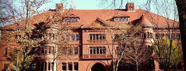 Sever Hall is one of Yangさんのお気に入りスポット.