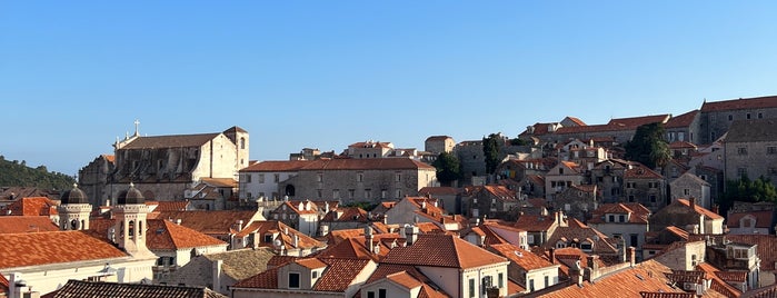 above 5 is one of Dubrovnik.