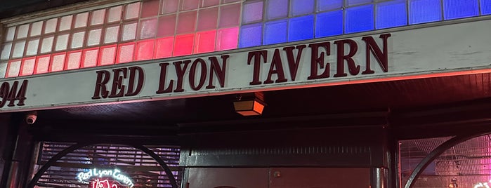 Red Lyon Tavern is one of Rock Chalk.