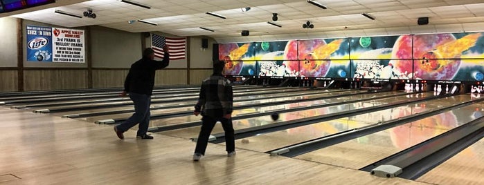 Apple Valley Lanes is one of Posti che sono piaciuti a Micah.