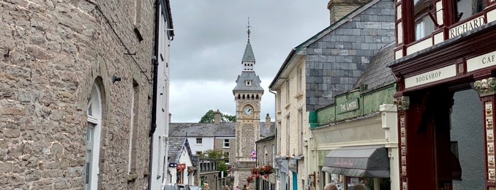 Hay on Wye is one of Tempat yang Disukai Joll.