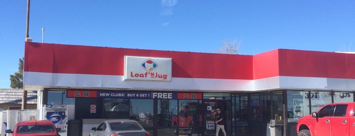 Loaf 'N Jug is one of Lugares favoritos de Becca.