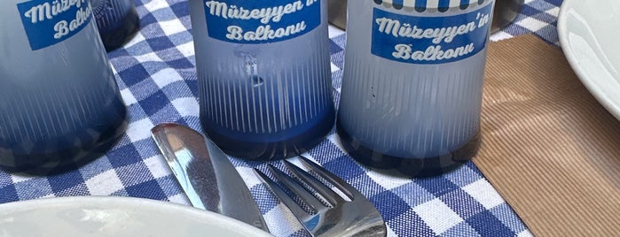 Müzeyyen’in Balkonu is one of Balik meyhane.