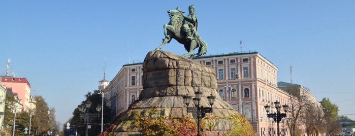 Monument to Bohdan Khmelnytsky is one of Памятники Киева / Statues of Kiev.