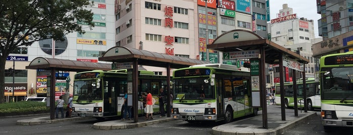 Akabane Sta. East Exit Bus Stop is one of Posti che sono piaciuti a Masahiro.