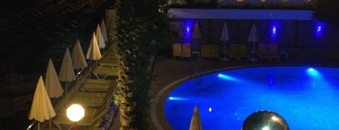 Rubi Hotel is one of Tempat yang Disimpan Özcan Emlak İnş 👍.