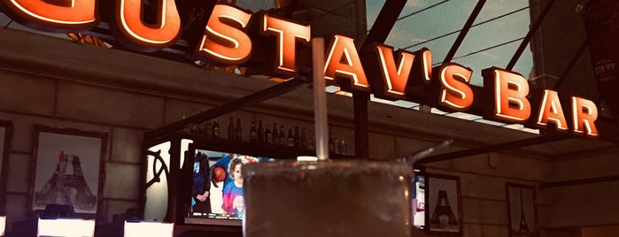 Gustav's Bar is one of Posti che sono piaciuti a Rich.