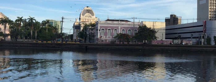 Liceu de Artes e Oficios is one of Recife.