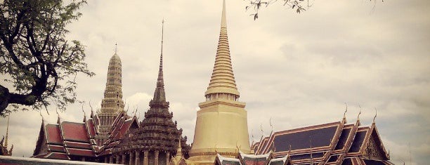 Temple of the Emerald Buddha is one of Bangkok trip.