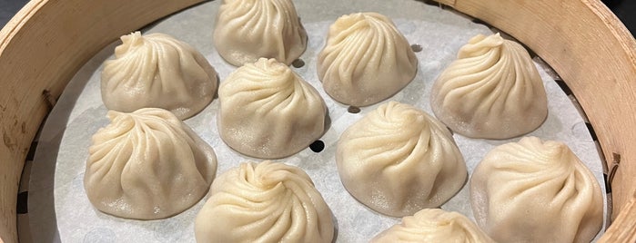 Din Tai Fung 鼎泰豐 is one of bay area eats.