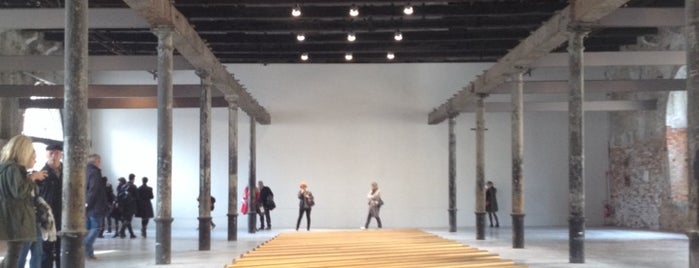 La Biennale di Venezia is one of Locais curtidos por Susana.