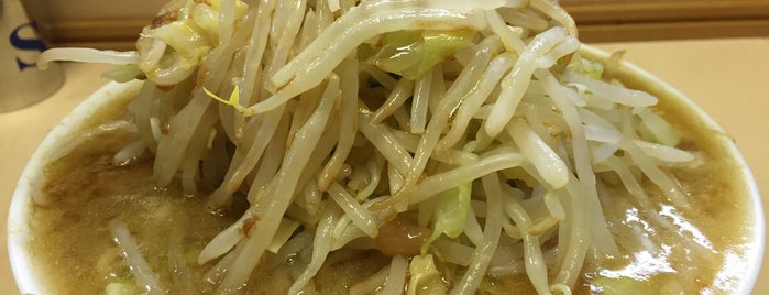 Ramen Jiro is one of オススメグルメ.