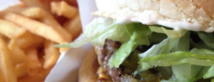Fatburger is one of En İyi Burger Adayları.