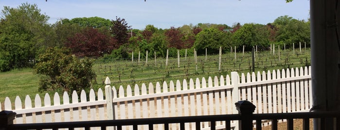 North Fork Wine Trail is one of Arnさんのお気に入りスポット.