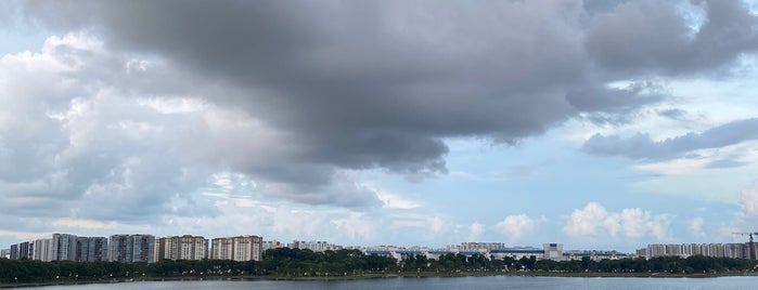 Bedok Reservoir is one of Singapur.
