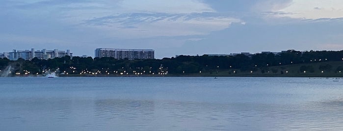 Bedok Reservoir is one of Singapur.