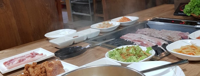 San Nae Deul Korean BBQ is one of Dinner with BFF! ☺️.