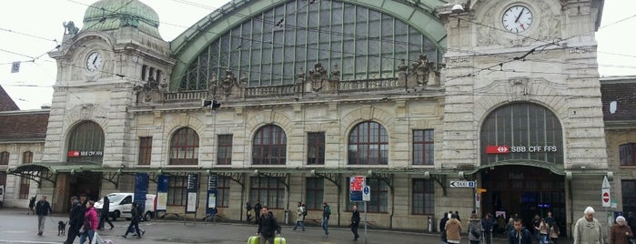Bahnhof Basel SBB is one of Locais curtidos por Antonio Carlos.
