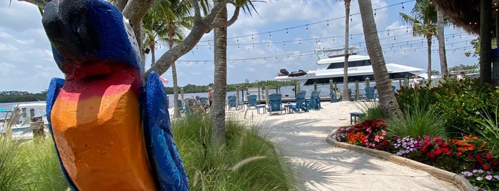 Boathouse Tiki Bar & Grill is one of Fort Meyers.