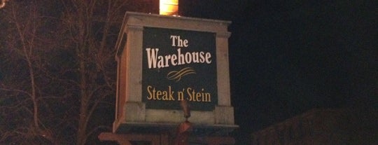 Olde Warehouse Steak n' Stein is one of Tempat yang Disukai Percella.