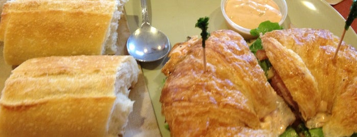Panera Bread is one of Posti che sono piaciuti a Caroline 🍀💫🦄💫🍀.