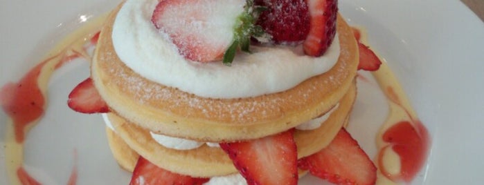 BROTHERS Cafe -PANCAKE&SWEETS- is one of Lieux sauvegardés par Kimmie.