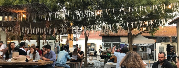 Café na Fábrica is one of Lisbon.