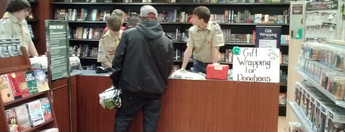 Barnes & Noble is one of Tempat yang Disukai Slightly Stoopid.