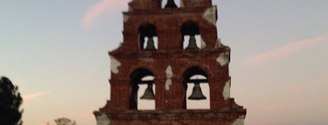 Mission San Miguel Arcángel is one of Engagement Shoot Locations.