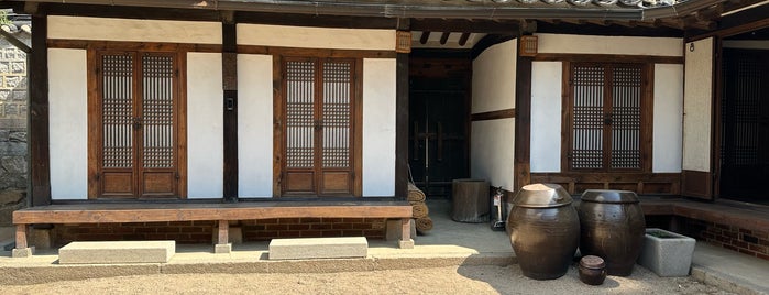 Bukchon Traditional Culture Center is one of Seoul.