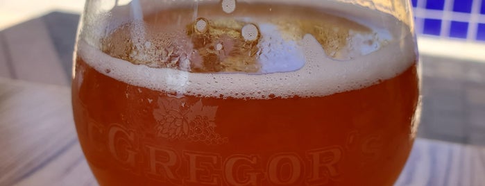 McGregor's Craft Beer & Wine is one of Locais curtidos por Rachel.