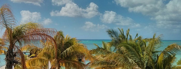 Aruba Surfside Marina Hotel is one of Tempat yang Disukai Nilay.