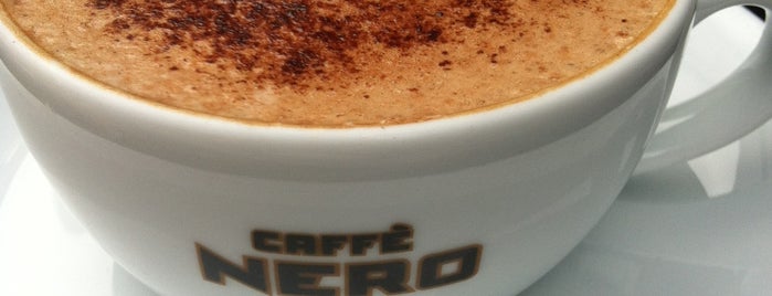 Caffè Nero is one of Lugares favoritos de Mehmet Ali.