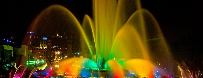 Magic Fountain of Montjuïc is one of Julian's Saved Places.
